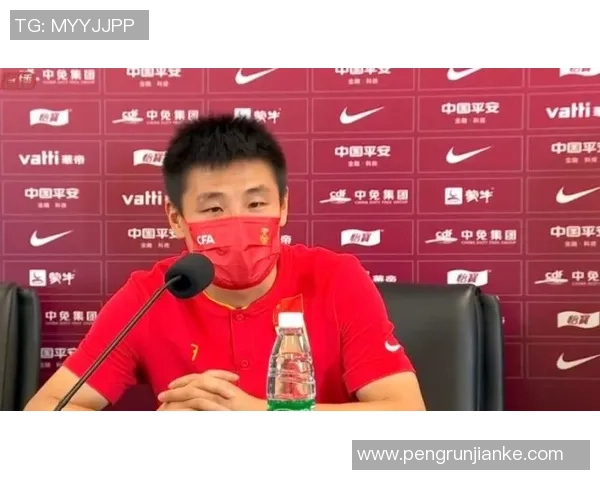 莱斯特城与阿斯顿维拉激战正酣球迷热情高涨期待精彩进球